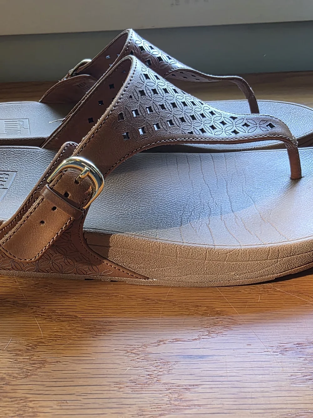FitFlop Women’s Tan Laser-Cut Thong Sandals with Buckle Detail - Picture 2 of 4